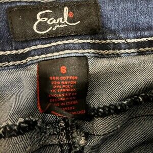 Earl Women's Capri Length Embellished Jeans Size 6